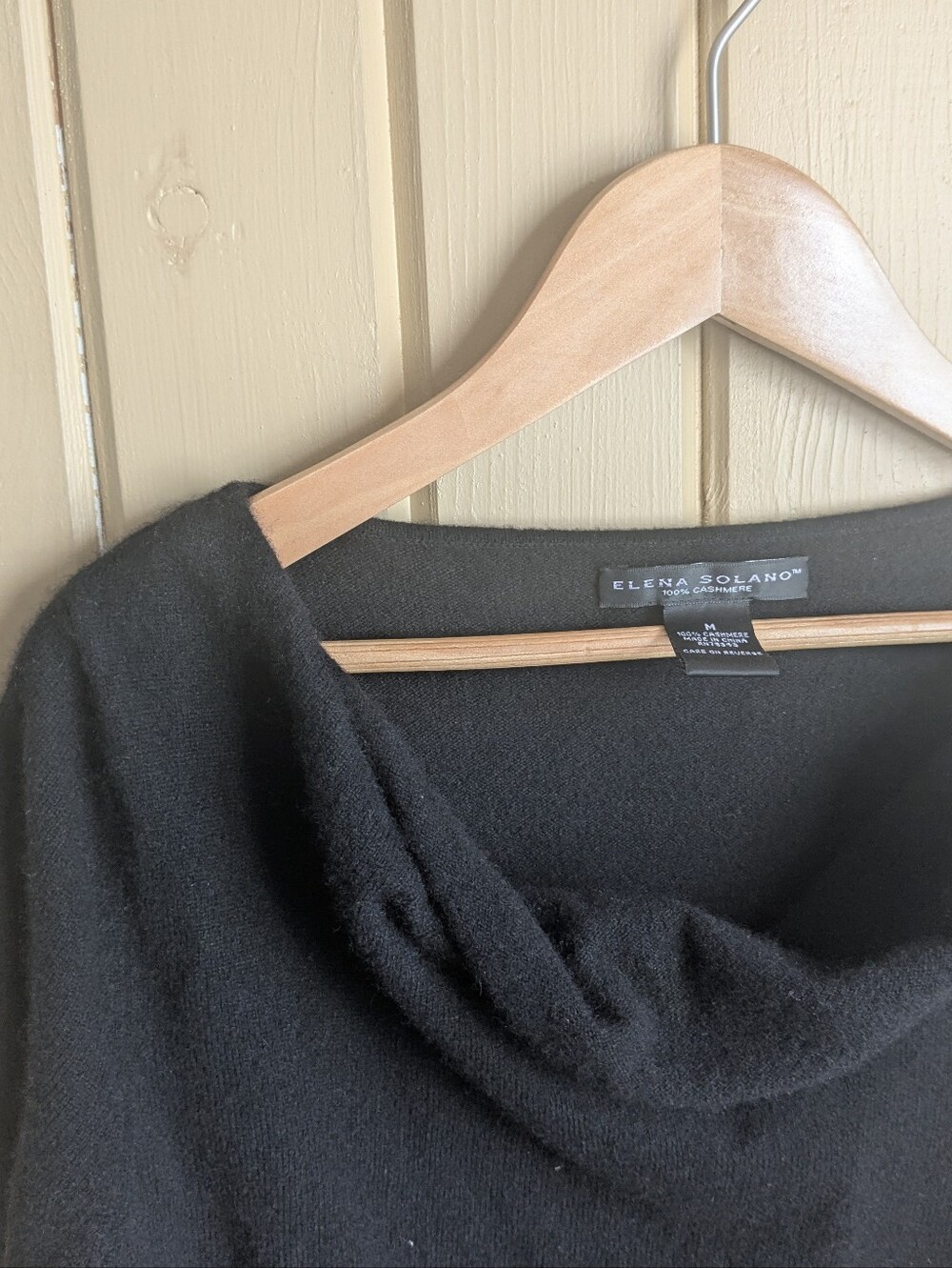 Elena Solano 100% Cashmere Black Cowl Necka Sweater Size Medium